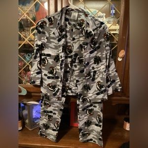 2-piece boy’s Pajamas Set.